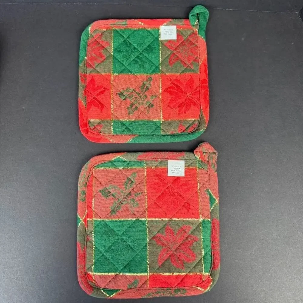 Set 2 of Oven Mitts & 2 Pot Holders Plaid Christmas Holly & Poinsettia Pattern
